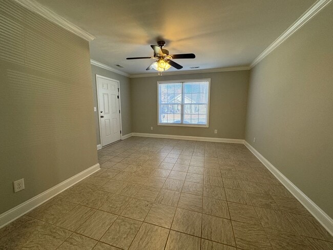 Photo - MOVE-IN READY! **MOVE-IN Special $250 off the 1st full month's rent.**