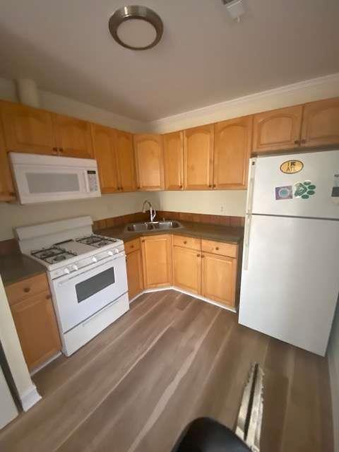 Photo - 695 United Ave SE