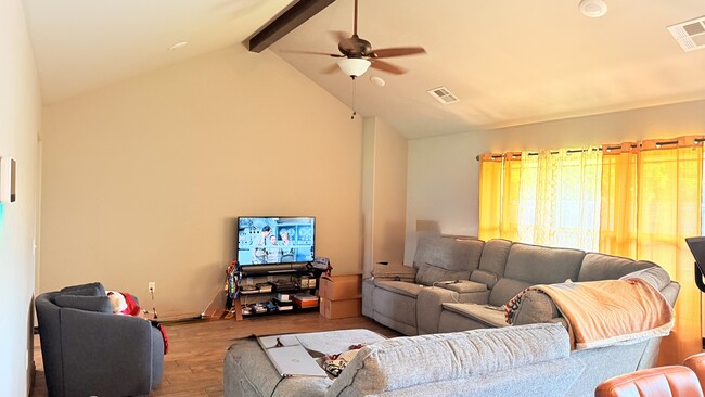 Photo - 28 NE Summerwood Dr