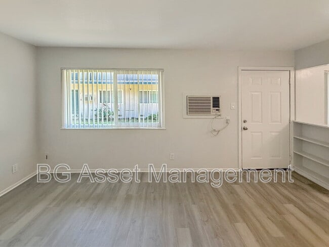 Photo - 1938 Ethan Wy Unit 3