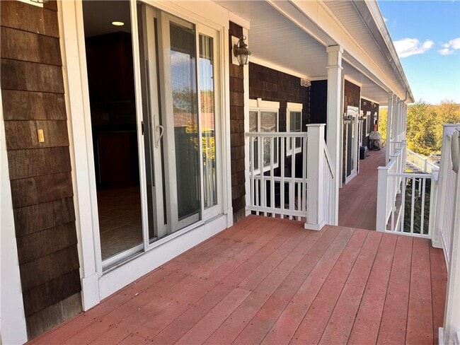 Photo - 33 Starr Dr W