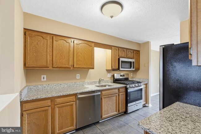 Photo - 661 Tammy Terrace SE