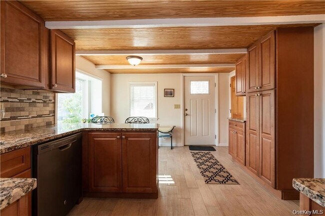 Photo - 401 Nichols St