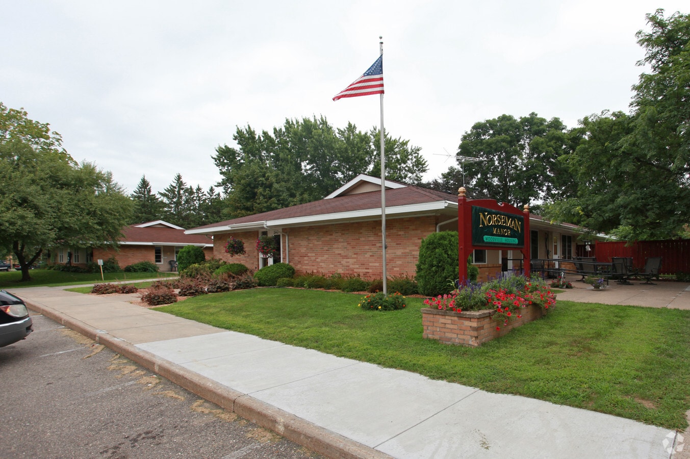 Photo - Norseman Manor Apartments