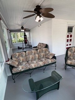 Photo - 410 W 4th St