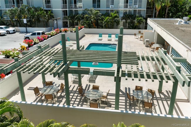 Photo - 2845 Waialae Ave Unit 421