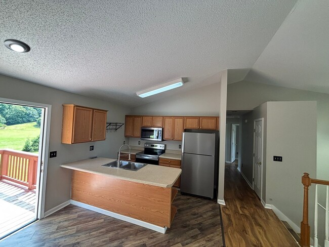 Photo - FALL SPECIAL! 3 bed/2bath in Jonesborough,...