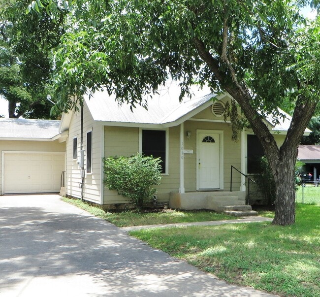 Photo - 2 Bedroom 1 Bathroom Old Town Home