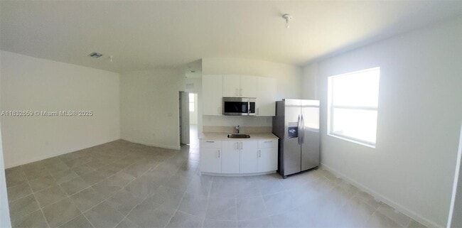 Photo - 2942 SE 23rd Ave Unit 0