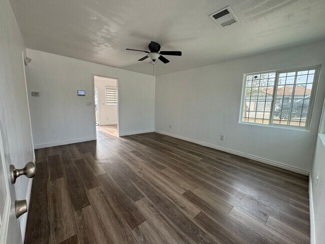 Photo - Charming 3 bedroom 1 bathroom