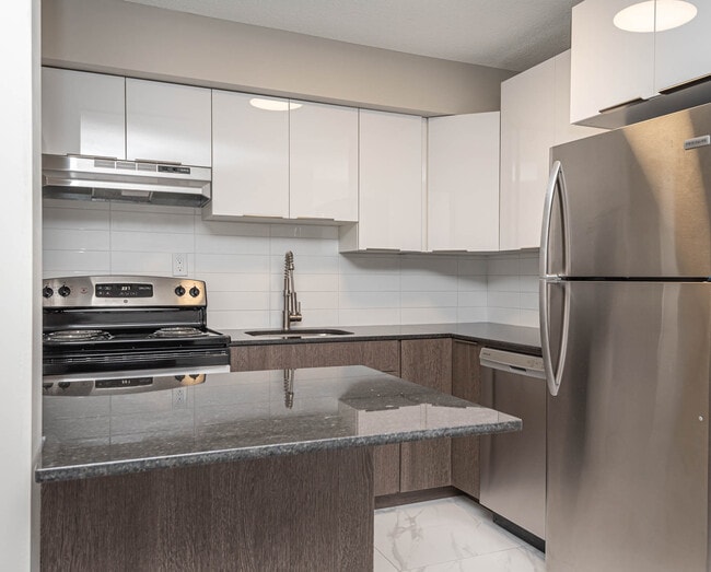 Building Photo - Saxon