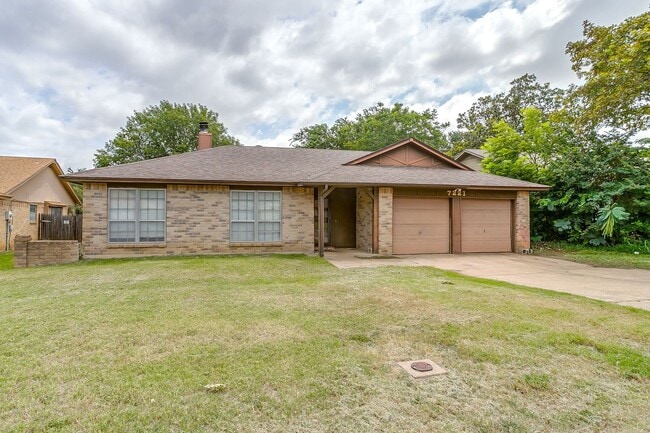 Photo - Spacious 4 Bed, 2 Bath Home in SW Fort Worth Ready for New Tenants- 76133