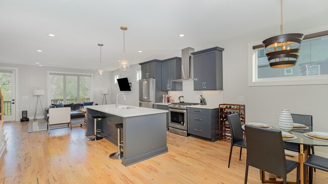 Building Photo - 750 22nd Ave N Unit A