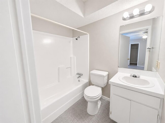 Photo - 507 Thelma Dr
