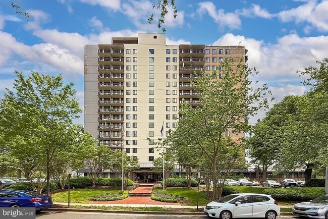 Building Photo - 801 N Pitt St Unit 403 Rental
