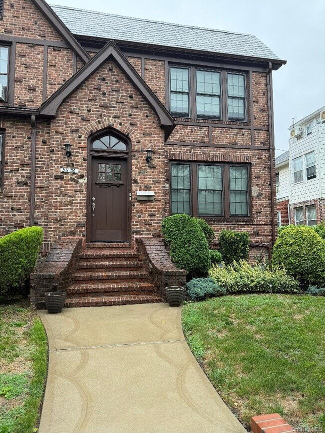 Photo - 35-36 164th St