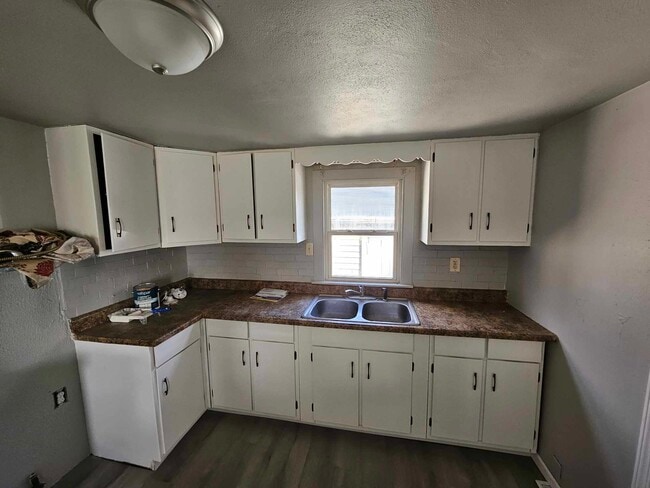 Building Photo - 3142 Horton St Rental