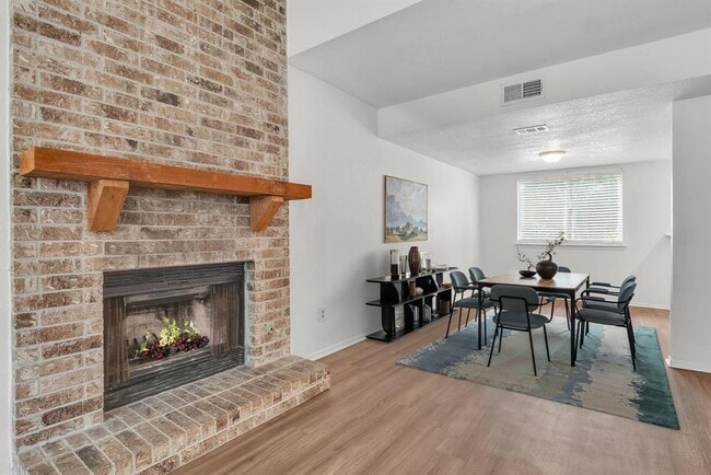 Photo - 9611 Meadowheath Dr