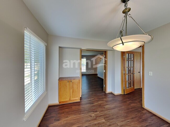 3104 Veronica St