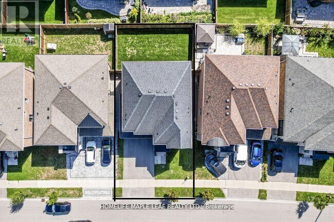 Photo - 118 Lorne Thomas Pl