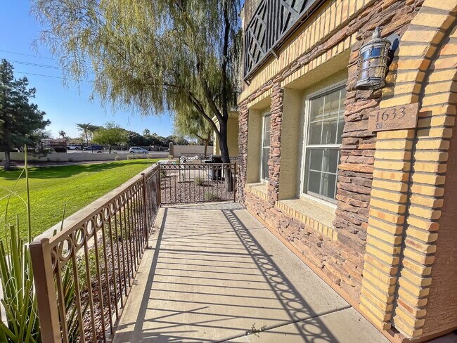 Photo - 1633 E Lowell Ave