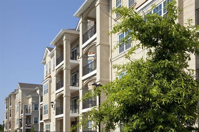 Photo - Presidential Place