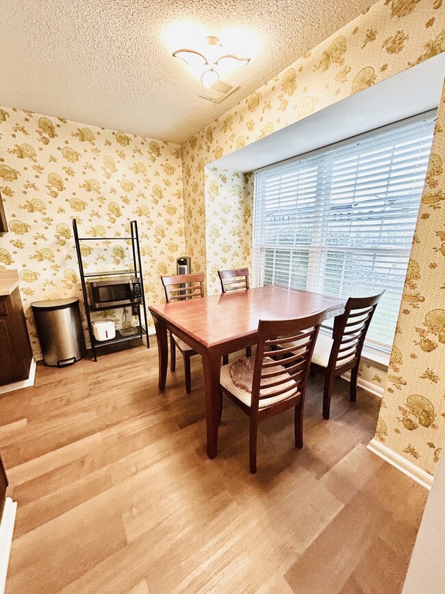 Photo - 3888 Chancery Ln