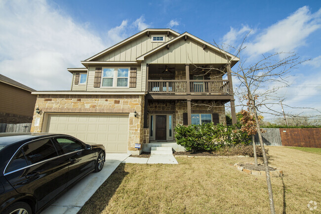 Building Photo - STUNNING 4 BEDROOM IN NEW BRAUNFELS FEATUR... Rental