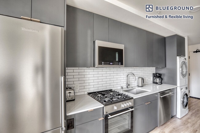 Photo - 210 8th Ave N Unidad FL15-ID491