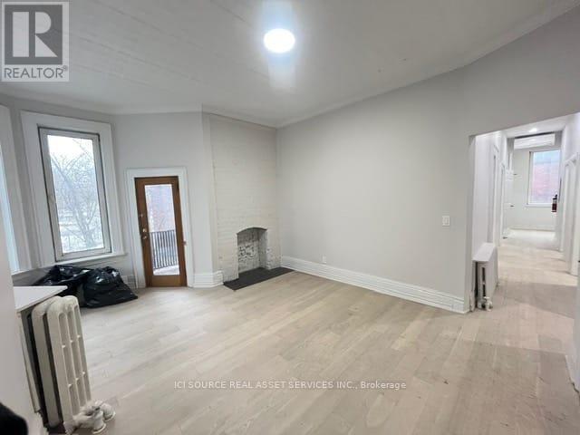 Photo - 2 Bellwoods Park