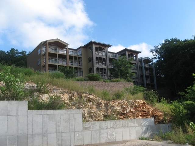 Photo - Crown Pointe Condominiums