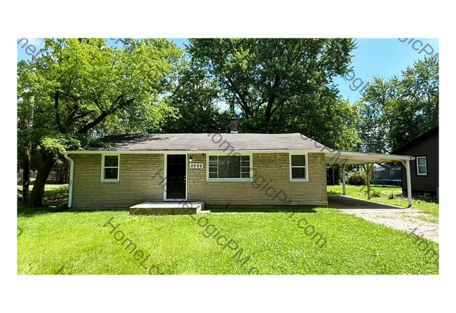 Building Photo - EAST SIDE 3 BEDROOM RANCH WITH CARPORT AVAILABLE NOW!