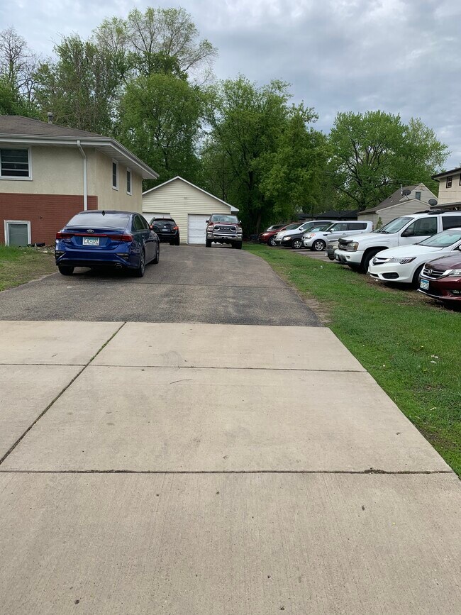 4133 124th St Townhome Townhome Rental in Savage MN