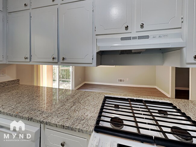 Photo - 1836 Hillsway SW