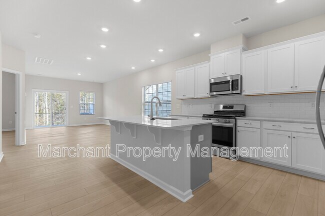 Photo - 211 Backstay Ln
