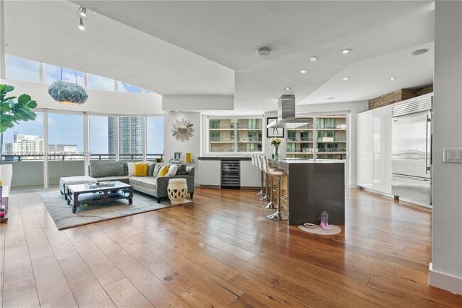 Photo - 60 SW 13th St Unit 4616