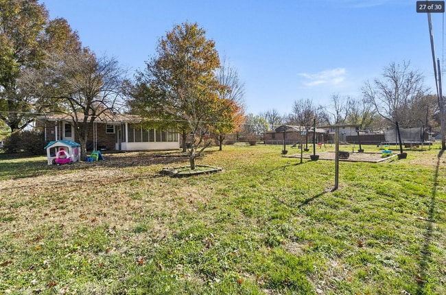 Photo - 3 Bedroom 2 Bathroom Springfield, MO