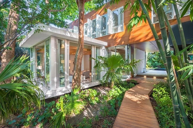 Photo - 3503 Banyan Cir