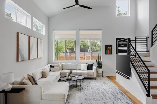 Photo - 1401 Holly St