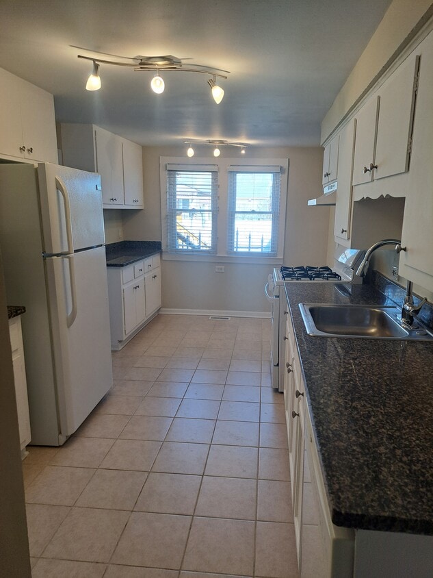 Photo - 4847 W Berenice Ave (Chicago, IL)
