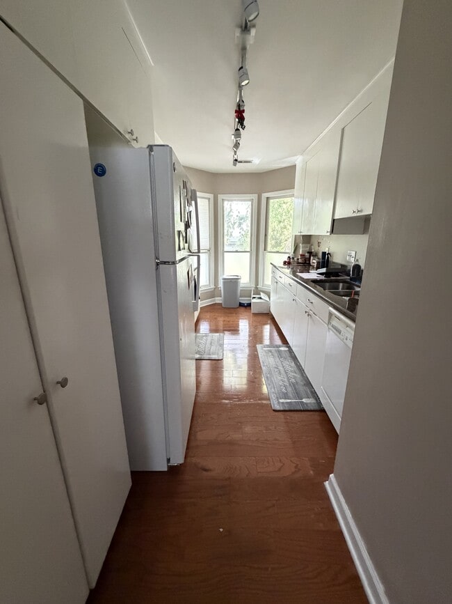 Photo - 607 Queens Rd