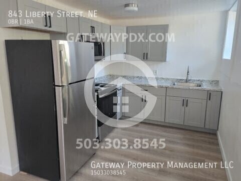 Photo - 843 Liberty St NE