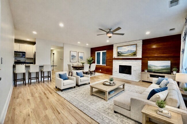 Photo - 3015 N Ashland Ave