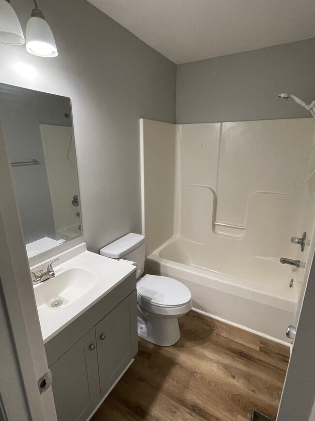 Photo - 432 Chambers St