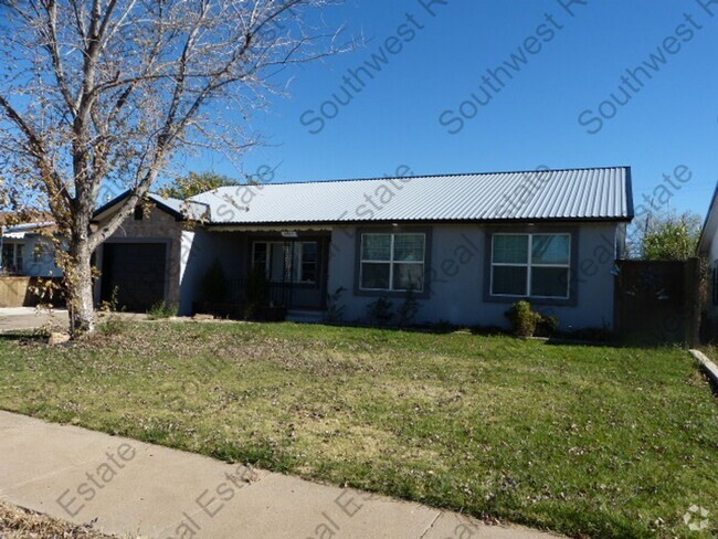 Building Photo - Beautiful 3 bedroom home.