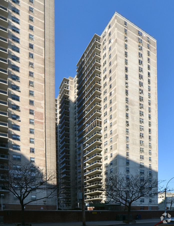 Photo - Concourse Village
