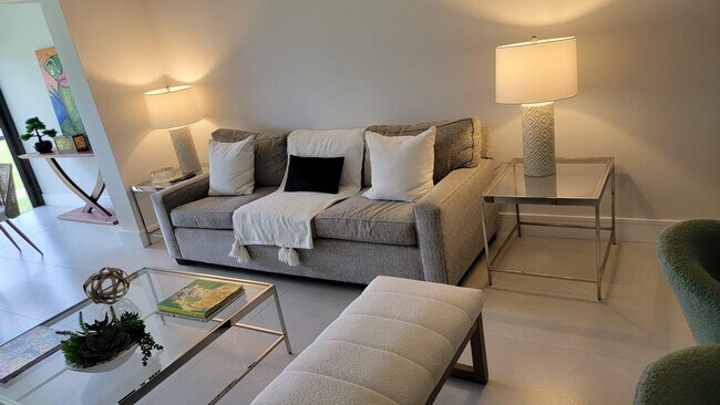 Photo - 9319 Pecky Cypress Ln Unit 19d