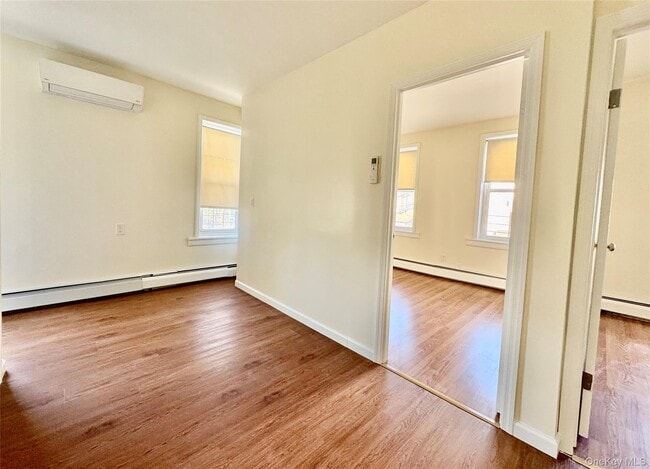 Photo - 31-17 38th St Unidad 2 FL