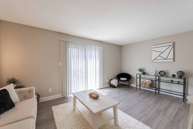 Living room - Collins Crossing