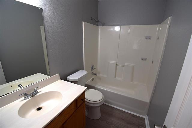 Photo - 804 E College St
